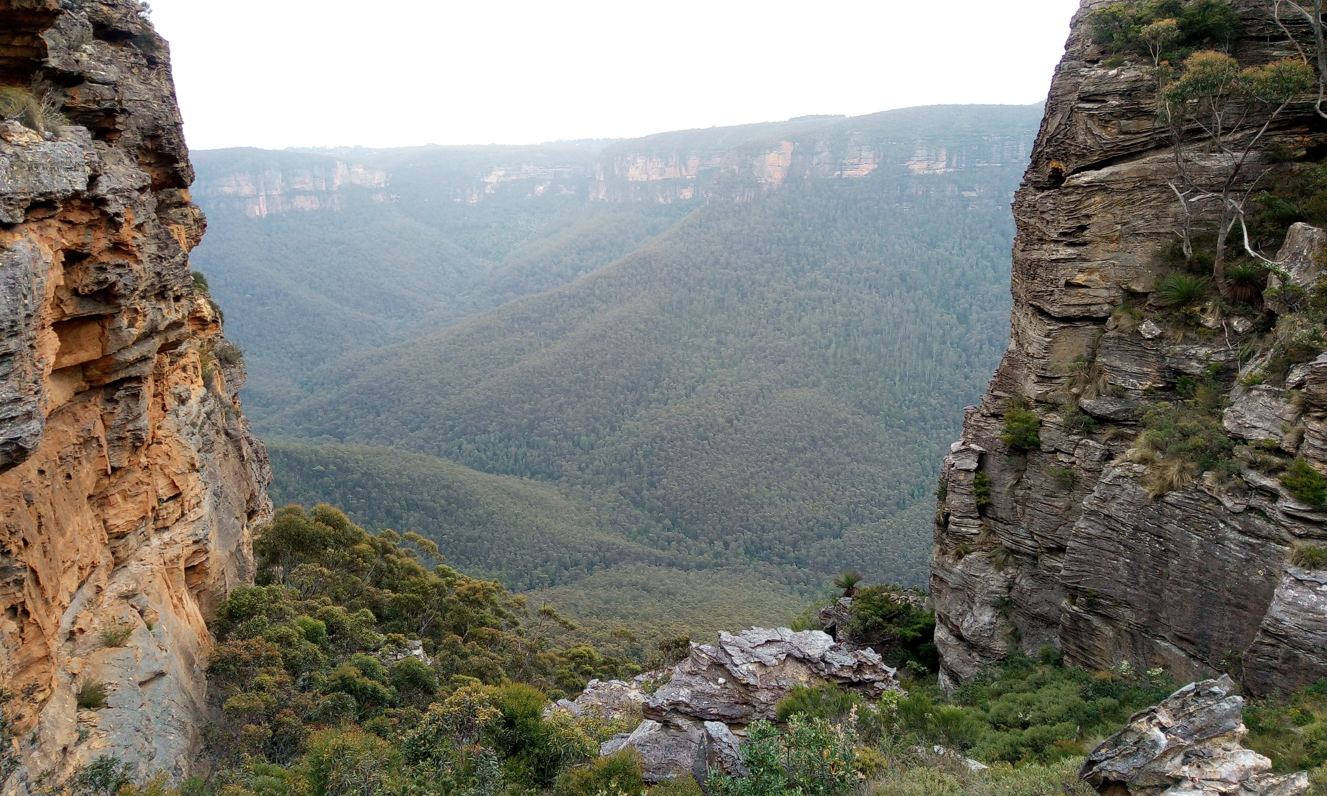 Keep right as you descend, then left to the small easy climbdown.