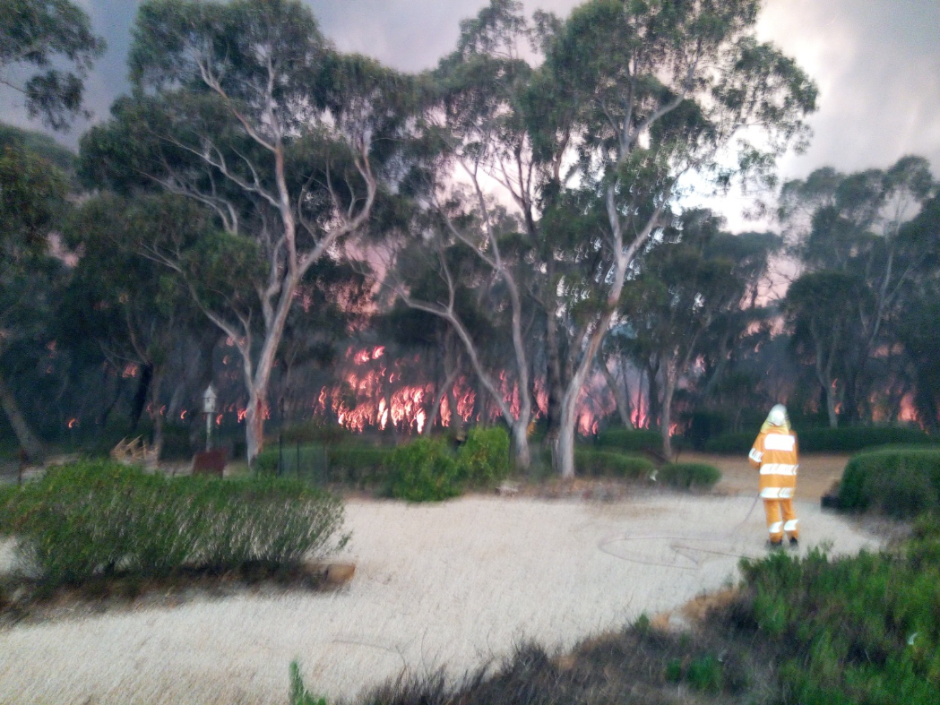 43 seconds later, the stronger southerly hit the fire front